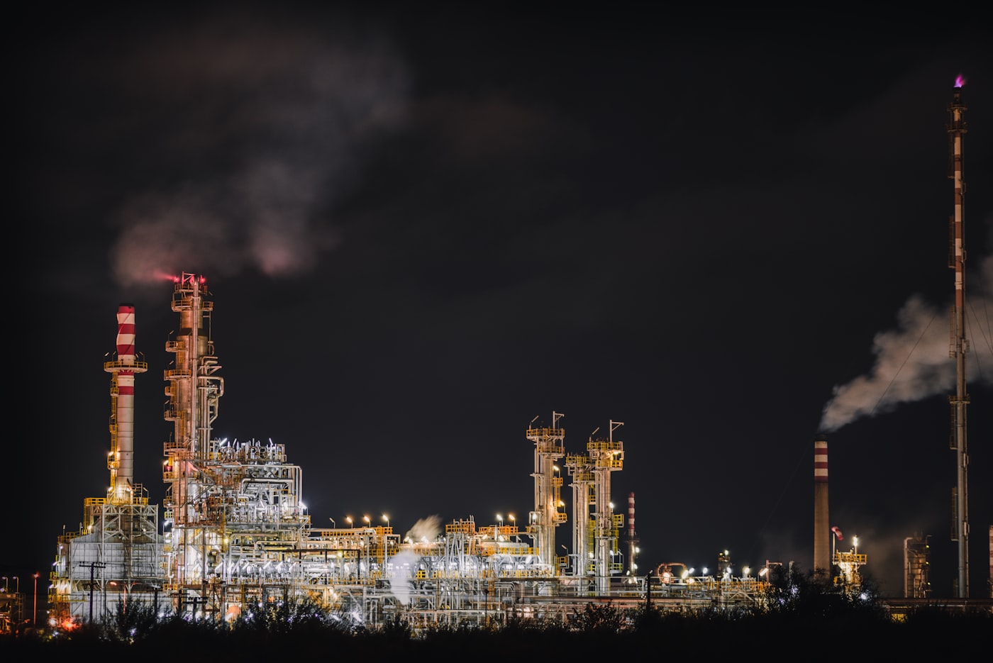 Oil & Gas refinery at night
